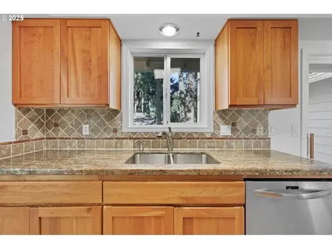 13525 SW Fircrest Court Beaverton OR 97008