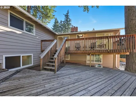 13525 SW Fircrest Court Beaverton OR 97008