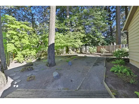 13525 SW Fircrest Court Beaverton OR 97008