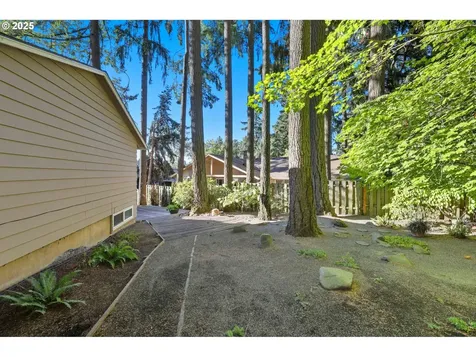 13525 SW Fircrest Court Beaverton OR 97008