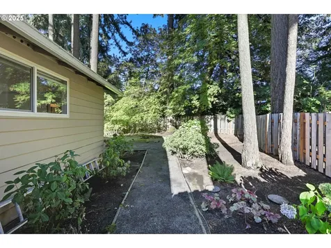 13525 SW Fircrest Court Beaverton OR 97008