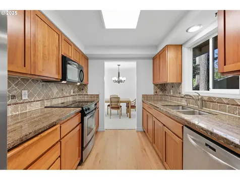 13525 SW Fircrest Court Beaverton OR 97008