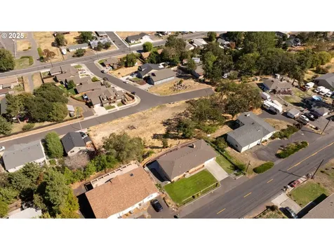 2322 W 12th Street The Dalles OR 97058