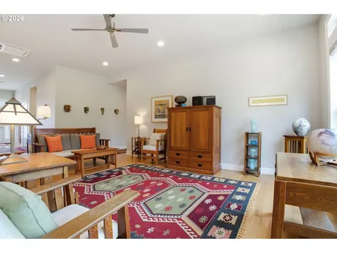 38 Fawn View Lane Florence OR 97439