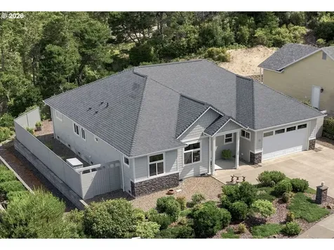 38 Fawn View Lane Florence OR 97439