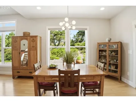 38 Fawn View Lane Florence OR 97439