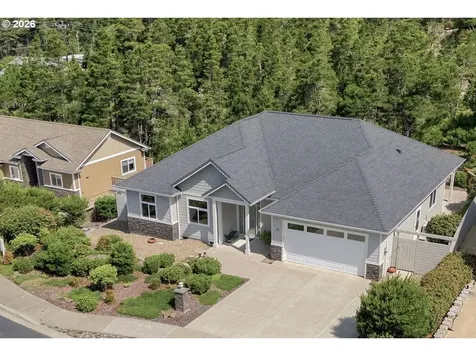 38 Fawn View Lane Florence OR 97439