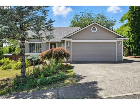 2209 39th Street Washougal WA 98671