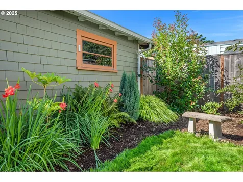 3523 NE 70th Avenue Portland OR 97213