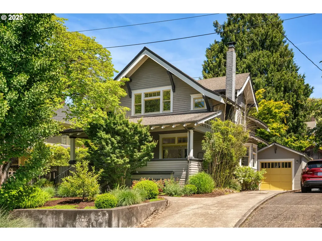 2626 NE 10th Avenue Portland OR 97212