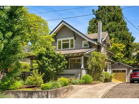 2626 NE 10th Avenue Portland OR 97212