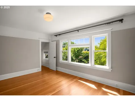 2626 NE 10th Avenue Portland OR 97212
