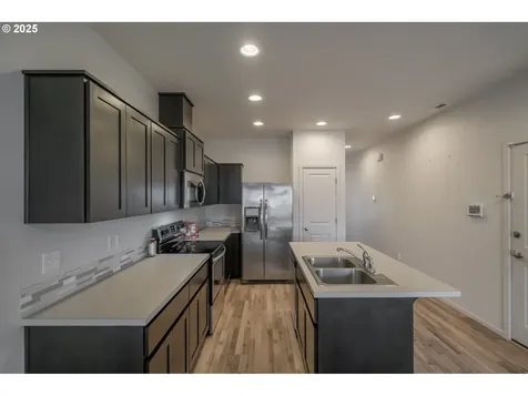 5019 Gemini Avenue NE Salem OR 97305
