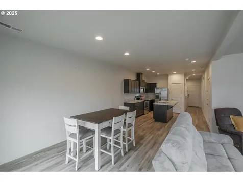 5019 Gemini Avenue NE Salem OR 97305