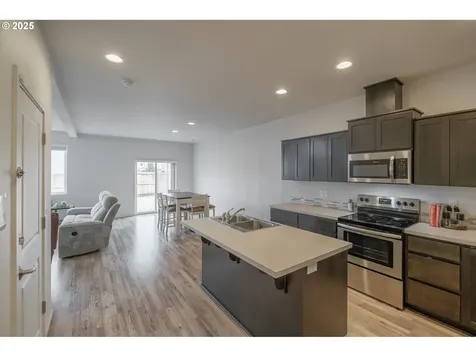 5019 Gemini Avenue NE Salem OR 97305
