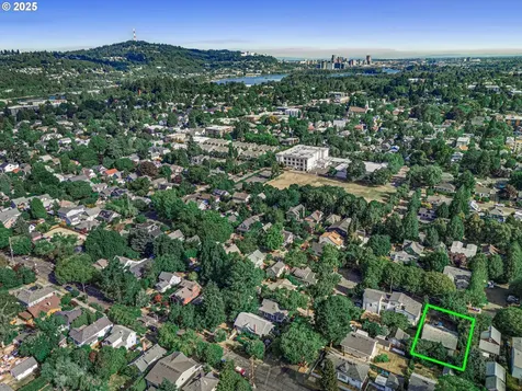 1622 SE Clatsop Street Portland OR 97202