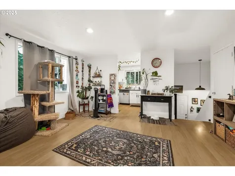 1622 SE Clatsop Street Portland OR 97202