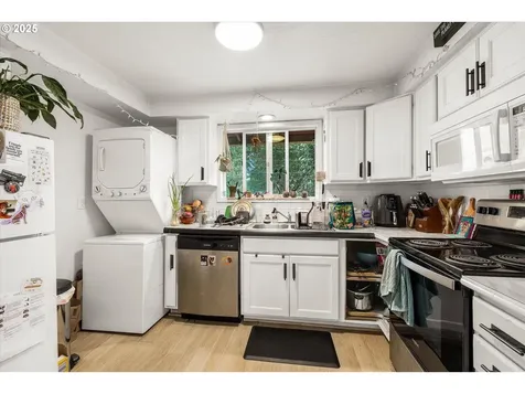 1622 SE Clatsop Street Portland OR 97202
