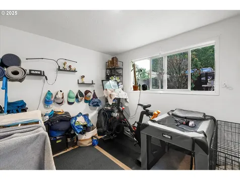 1622 SE Clatsop Street Portland OR 97202