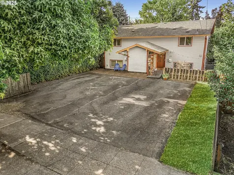 1622 SE Clatsop Street Portland OR 97202