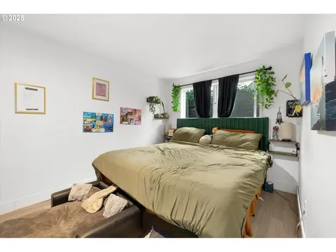 1622 SE Clatsop Street Portland OR 97202
