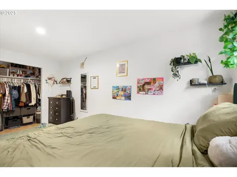 1622 SE Clatsop Street Portland OR 97202