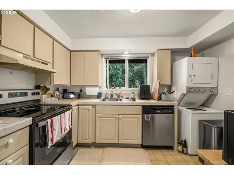 1622 SE Clatsop Street Portland OR 97202