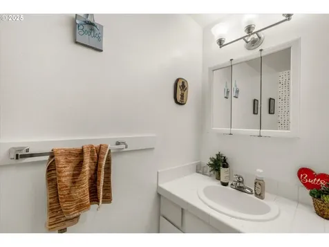 1622 SE Clatsop Street Portland OR 97202