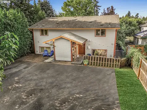 1622 SE Clatsop Street Portland OR 97202