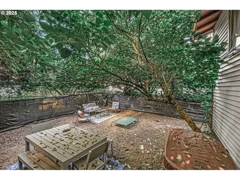 1622 SE Clatsop Street Portland OR 97202