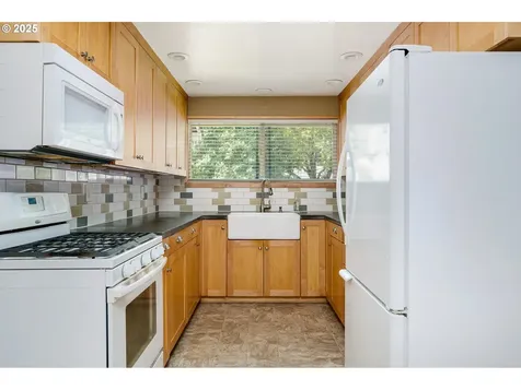 1918 SE 151st Avenue Portland OR 97233