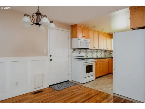 1918 SE 151st Avenue Portland OR 97233