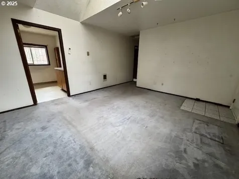 5235 NE 25th Avenue Portland OR 97211