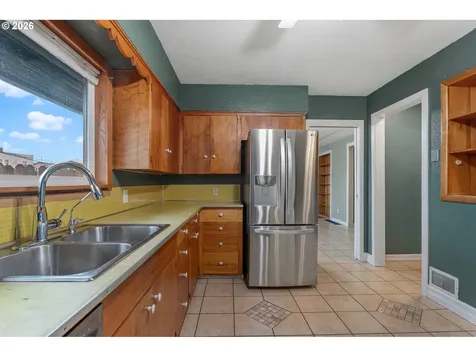 5918 SE 84th Avenue Portland OR 97266