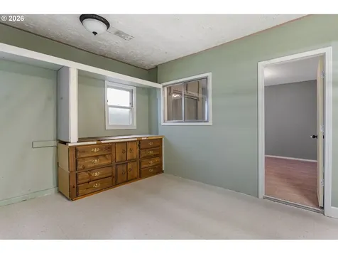 5918 SE 84th Avenue Portland OR 97266
