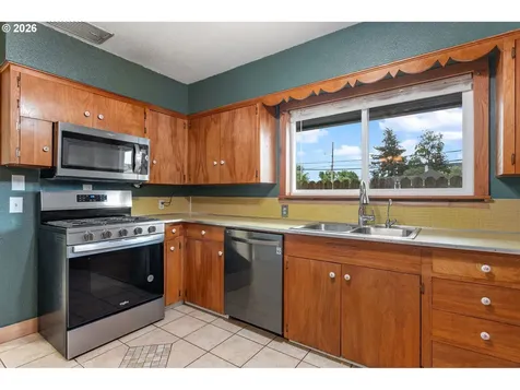 5918 SE 84th Avenue Portland OR 97266