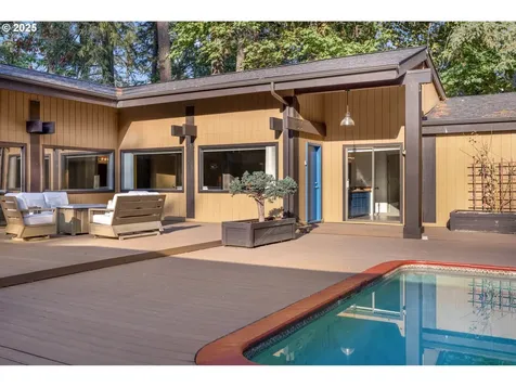 1993 Fircrest Drive Eugene OR 97403