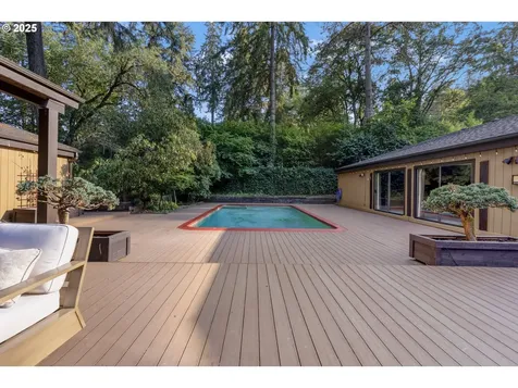 1993 Fircrest Drive Eugene OR 97403