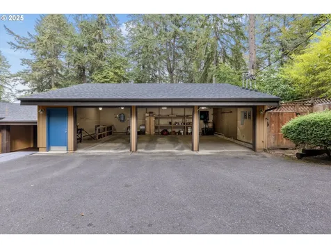 1993 Fircrest Drive Eugene OR 97403
