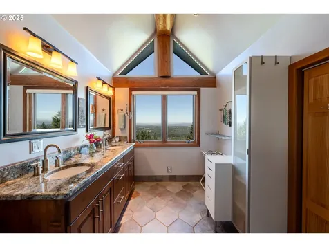 23455 S Viola Welch Road Beavercreek OR 97004