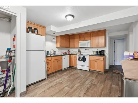 501 SE 157th Avenue Portland OR 97233