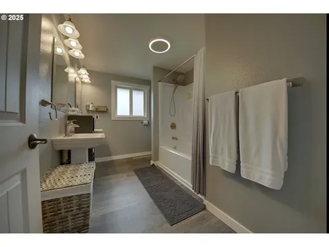 92700 Holly Lane Astoria OR 97103