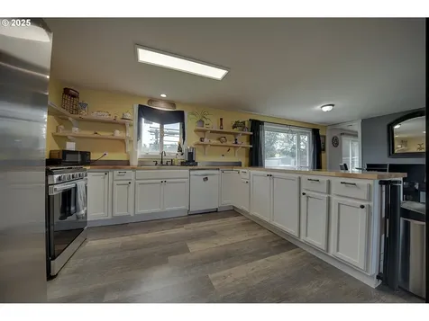 92700 Holly Lane Astoria OR 97103