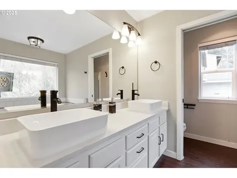 11715 SW 37th Avenue Portland OR 97219
