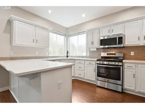 11715 SW 37th Avenue Portland OR 97219