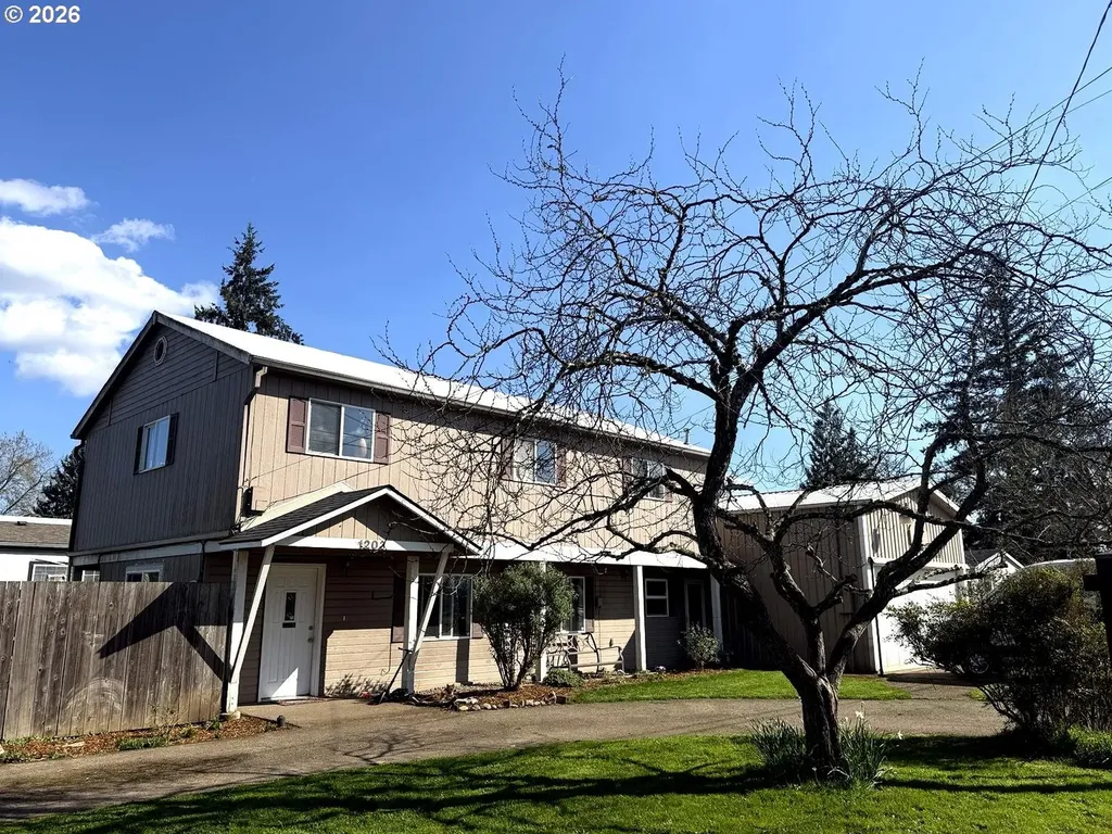 1203 Oak Street Amity OR 97101