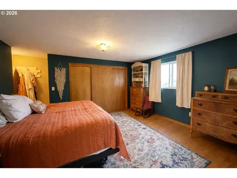 1203 Oak Street Amity OR 97101