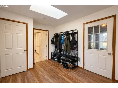 1203 Oak Street Amity OR 97101
