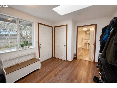 1203 Oak Street Amity OR 97101