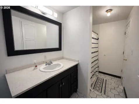 1203 Oak Street Amity OR 97101